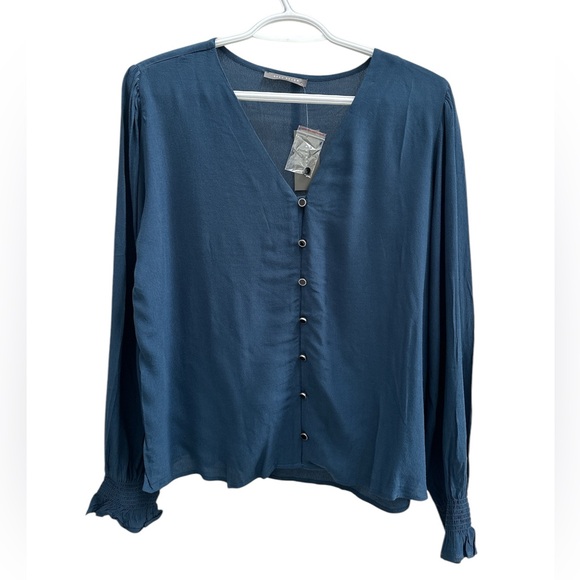 Suzy Shier Blue V-Neck Long Sleeve Blouse Size Medium - Picture 1 of 4